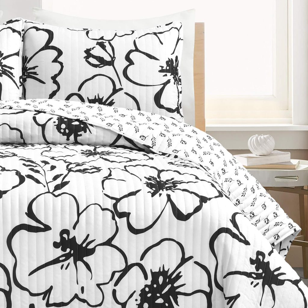 Scandinavian Floral Quilt Reversible 3 Piece Set Black & White - Floral Bedding Set Quilt - White