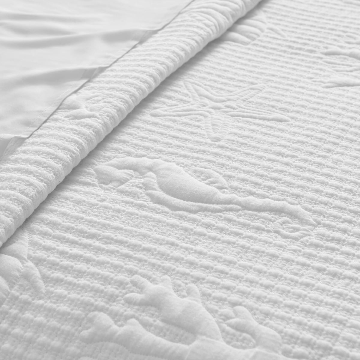 Cross Stitch Sea Quilt Set - Quilt and One Standard Sham - Coastal - White - Quilt (68x86in.) and Sham