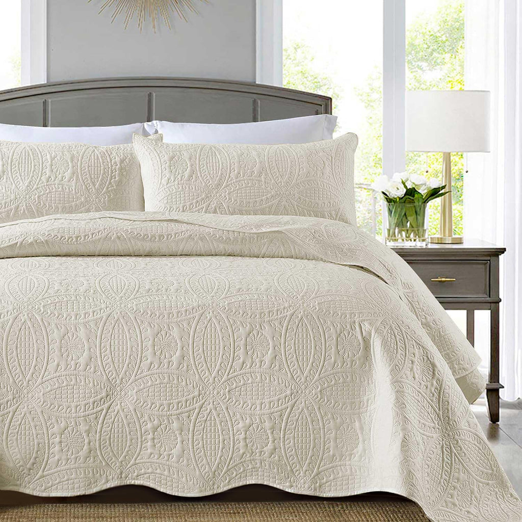 3-Piece Quilt Set with Ruffle, Lightweight Soft Quilt Geometric Bedspread Coverlet with 2 Pillow