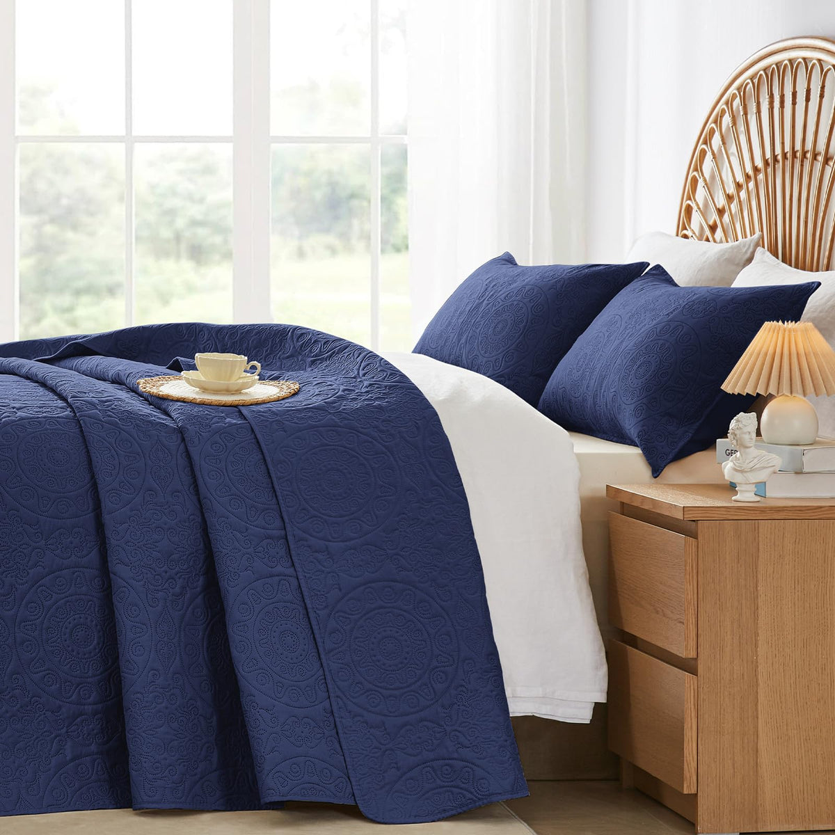 Navy Blue Quilt Set, Embossing Microfiber Bedspreads with Pillow Sham, Ligthweight Breathable Thin