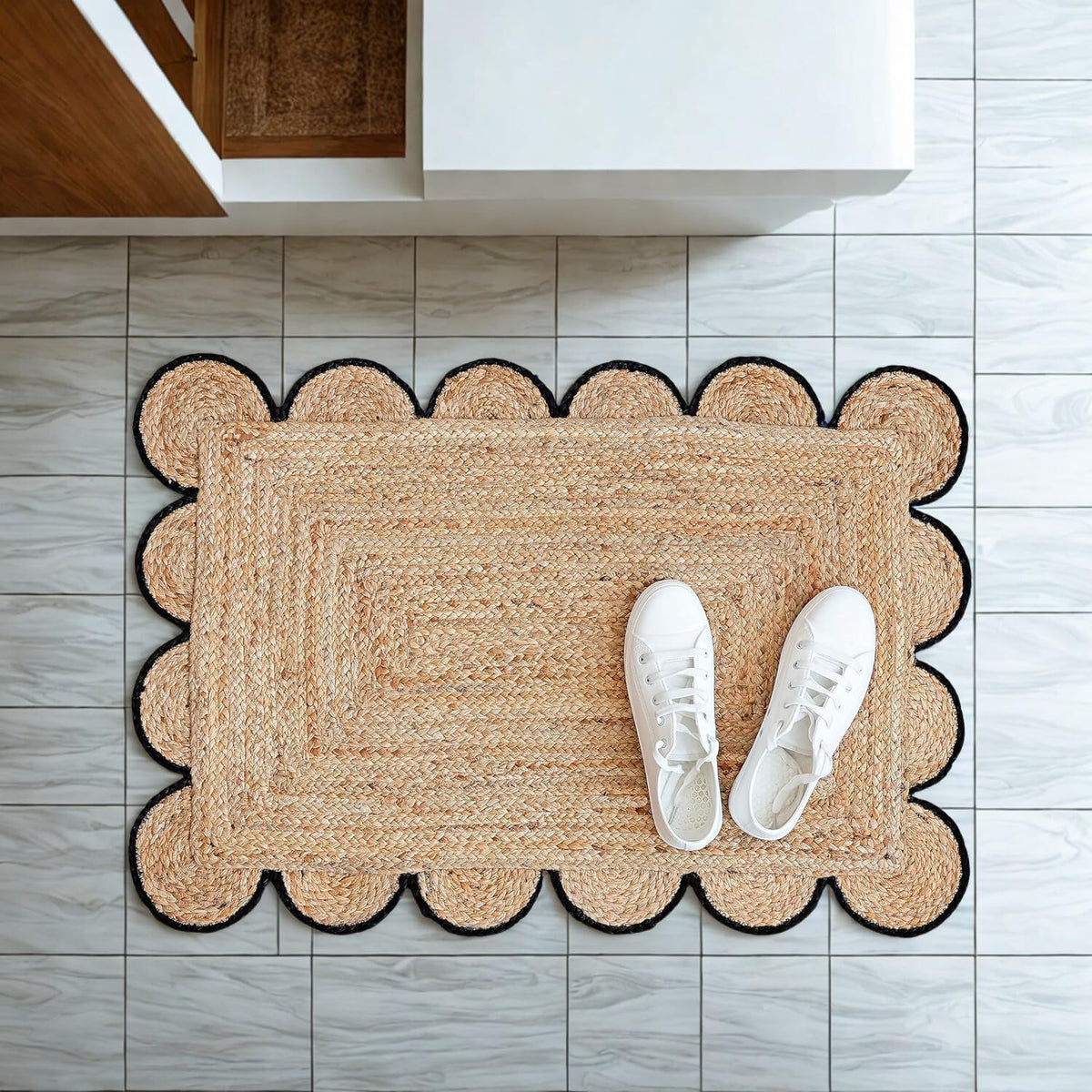 Scalloped Jute Area Rug - 2x3 Ft Natural Handwoven Rug with Black Trim - Farmhouse Boho Entryway Accent Rug Indoor