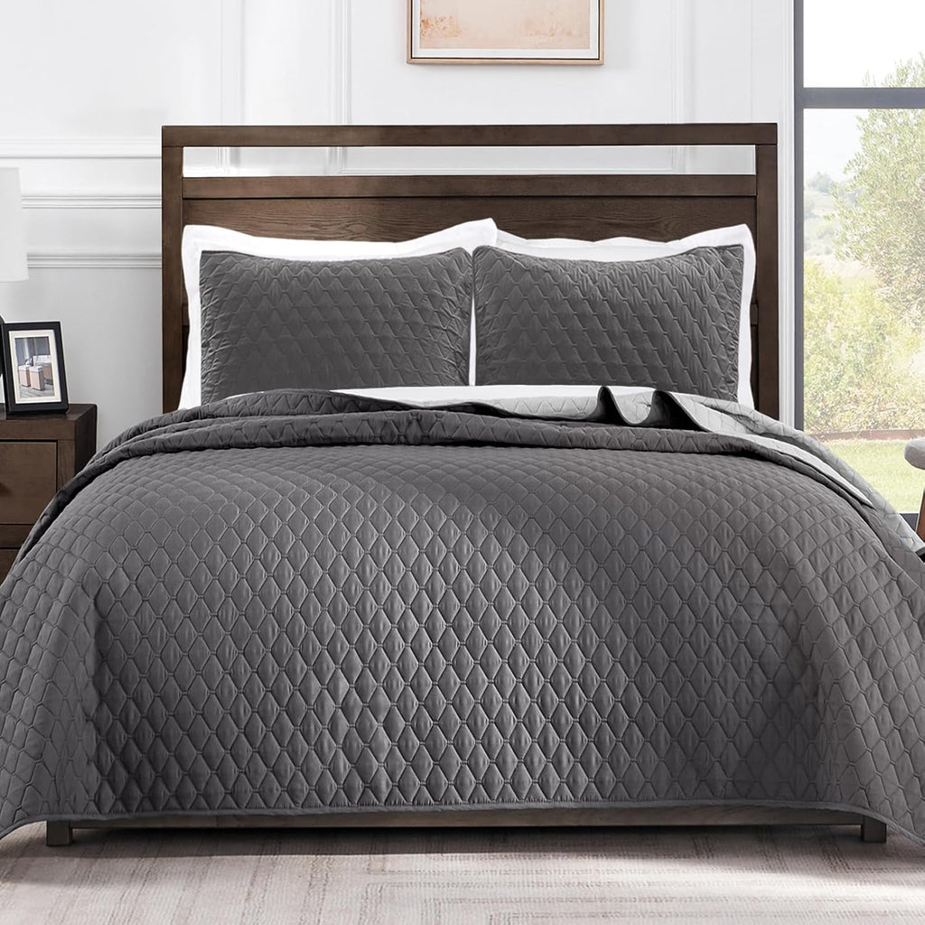 Reversible Full Queen Quilt Bedding Set, Grey