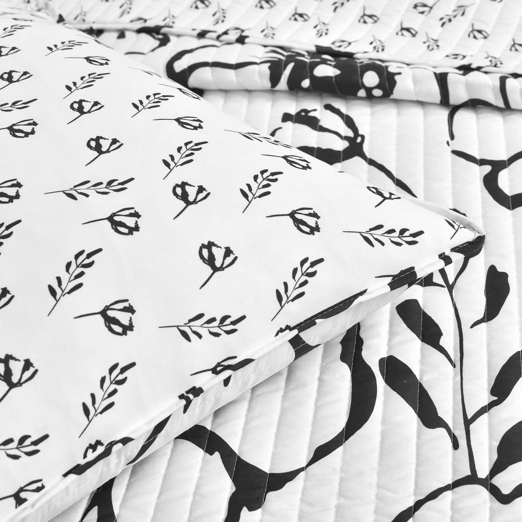 Scandinavian Floral Quilt Reversible 3 Piece Set Black & White - Floral Bedding Set Quilt - White