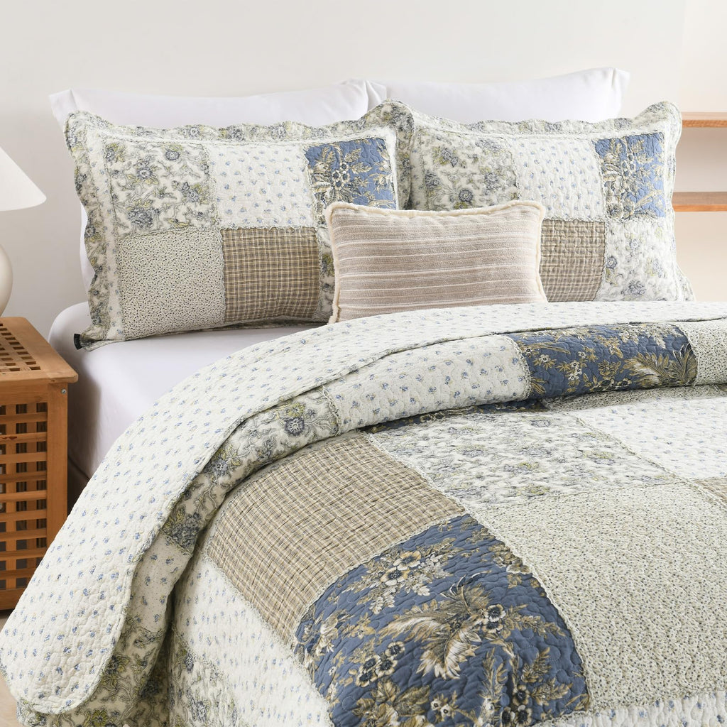 Quilt Set Reversible Country Farmhouse Floral Real Patchwork Quilted Bedspread 3-Piece Quilt Set with