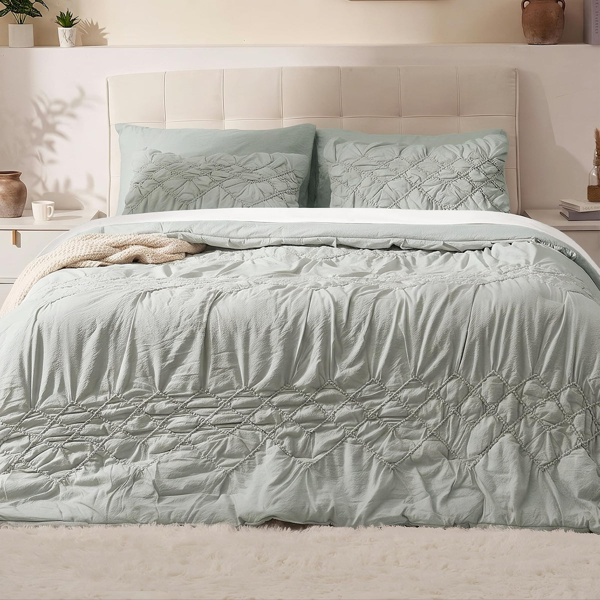 Comforter Set Green, 7-Piece Embroidered, Lightweight