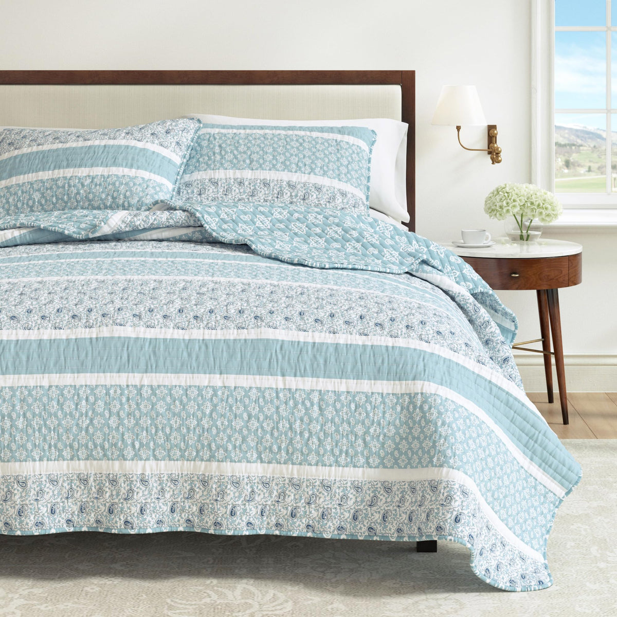 Striped Quilt Set - 3-Piece Size Paisley Bedding Set - Lightweight, All-Season, Reversible