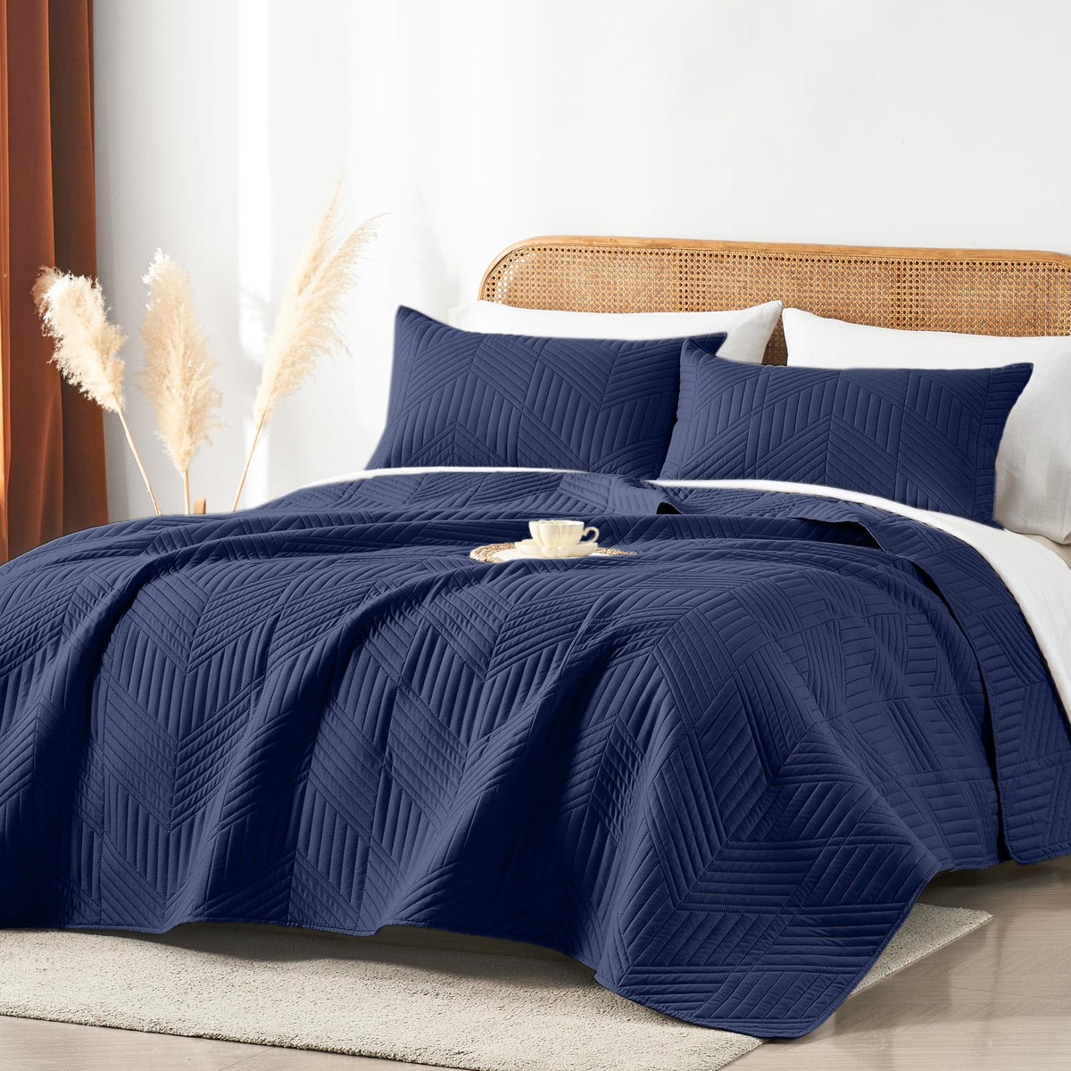 Quilt Bedding Set, Navy Blue Ultrasonic Quilt Set Reversible Microfiber Bedspread, Lightweight Soft