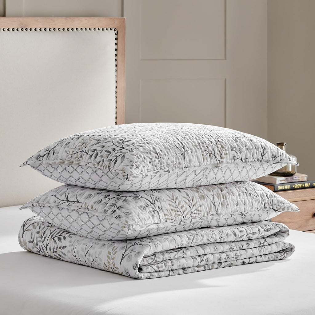 English Forest Natural Reversible Quilt Set (68x86in) with 1 Pillow Sham (26x20in) - Floral - Taupe Grey