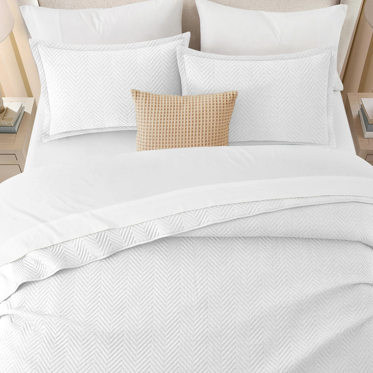 Quilt Bedding Set White Bedspread Wave