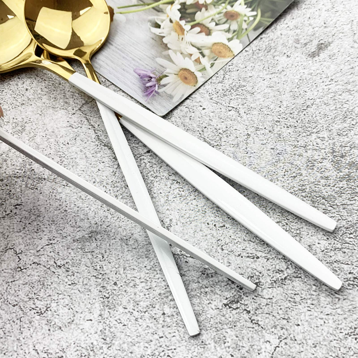 18/10 Silver Silverware Set Stainless Steel Flatware Utensils Set Gold Cutlery Set| 24-Piece Modern Cubiertos