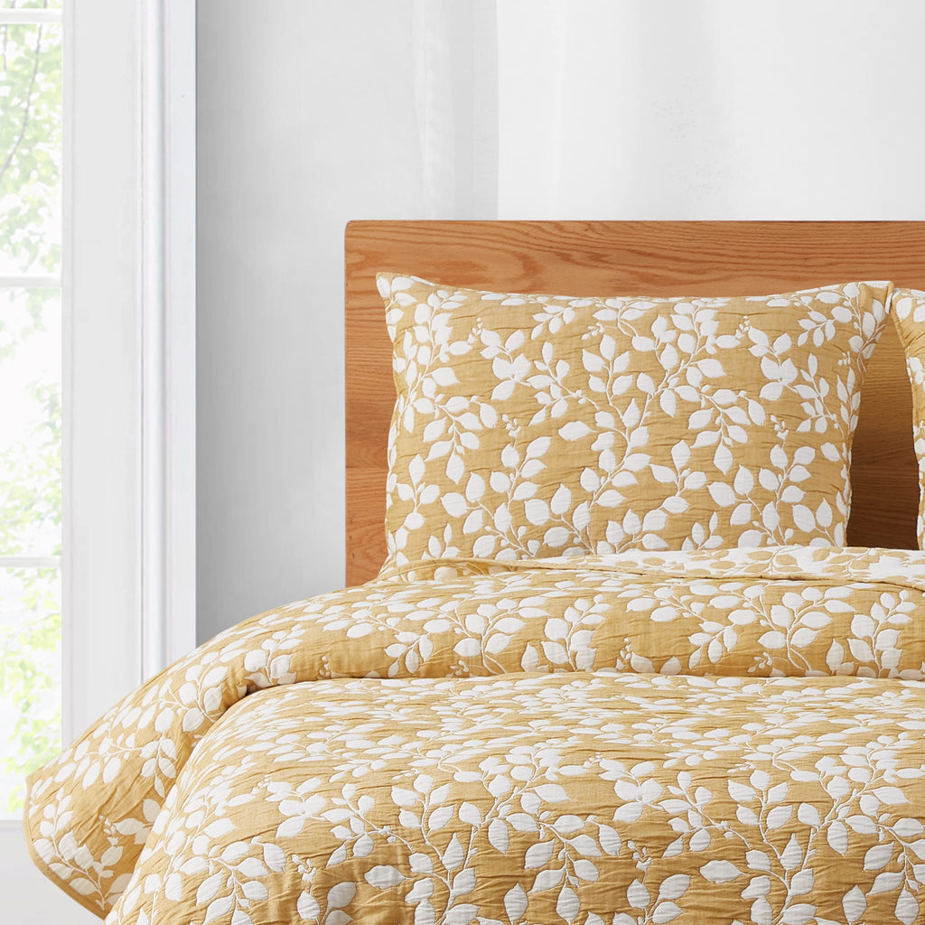 Resort Camden Leaf Turmeric Soft Matelasse Jacquard Quilt Set