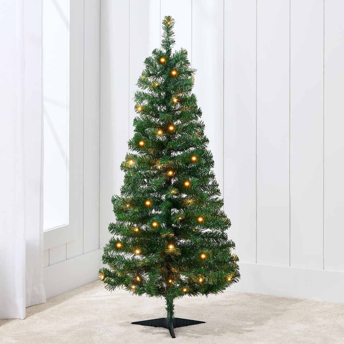 Tabletop & Potted Christmas Trees