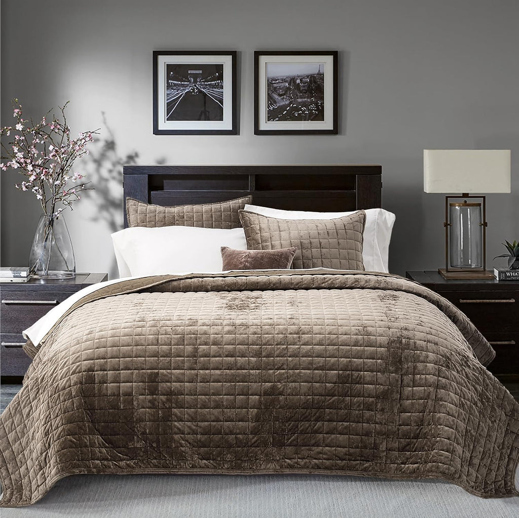 Luxury Velvet Quilt Set Bedding Sets, Ultra Soft Velvet Comforter Set, Lightweight Channel Box Stitch Oversized