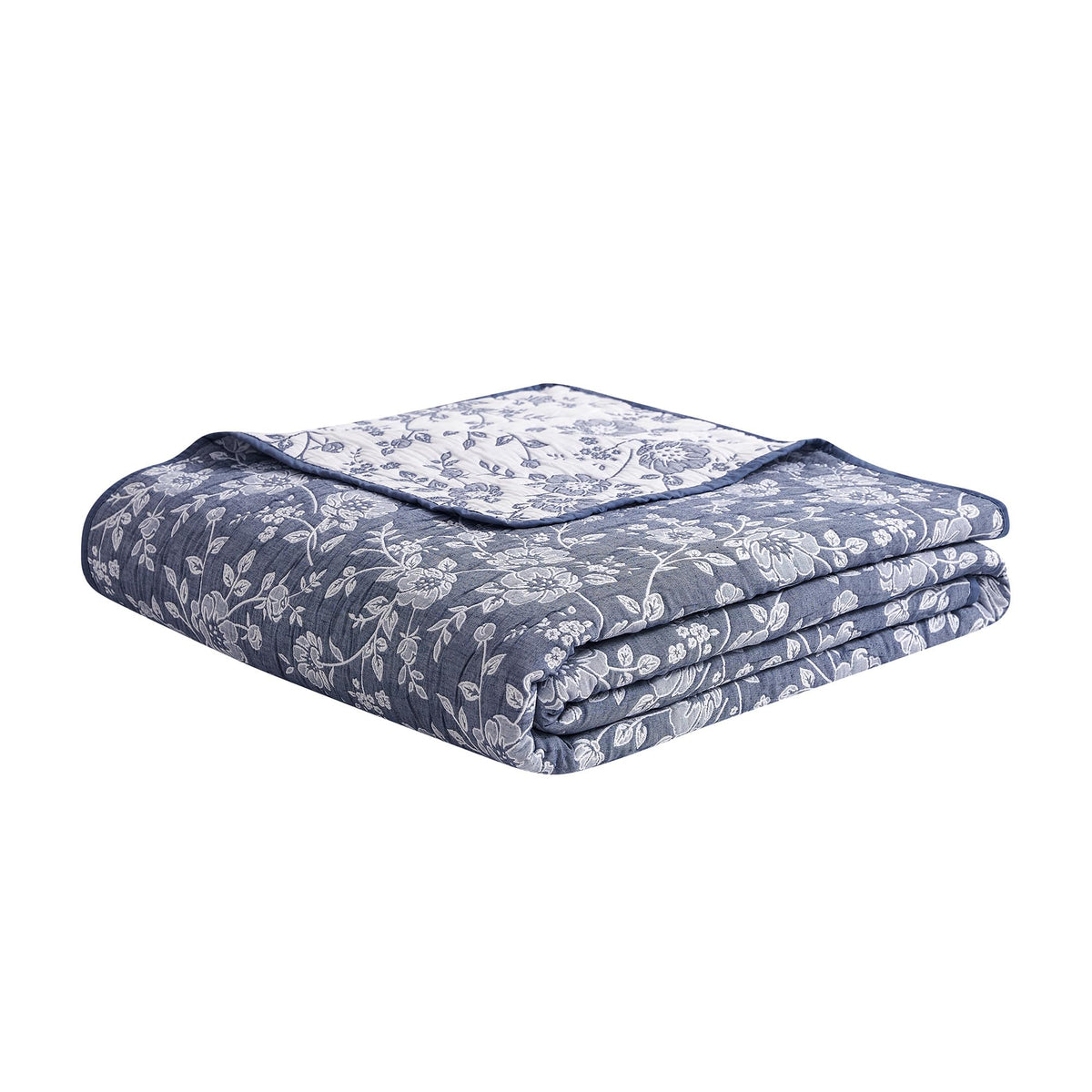 Resort Marguerite Floral Navy 3-Piece Soft Matelasse Jacquard Quilt Set