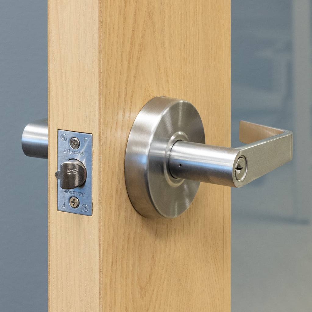 Keyed Entry Door Lock, Commercial Grade Chrome Lever SLCHKE26D