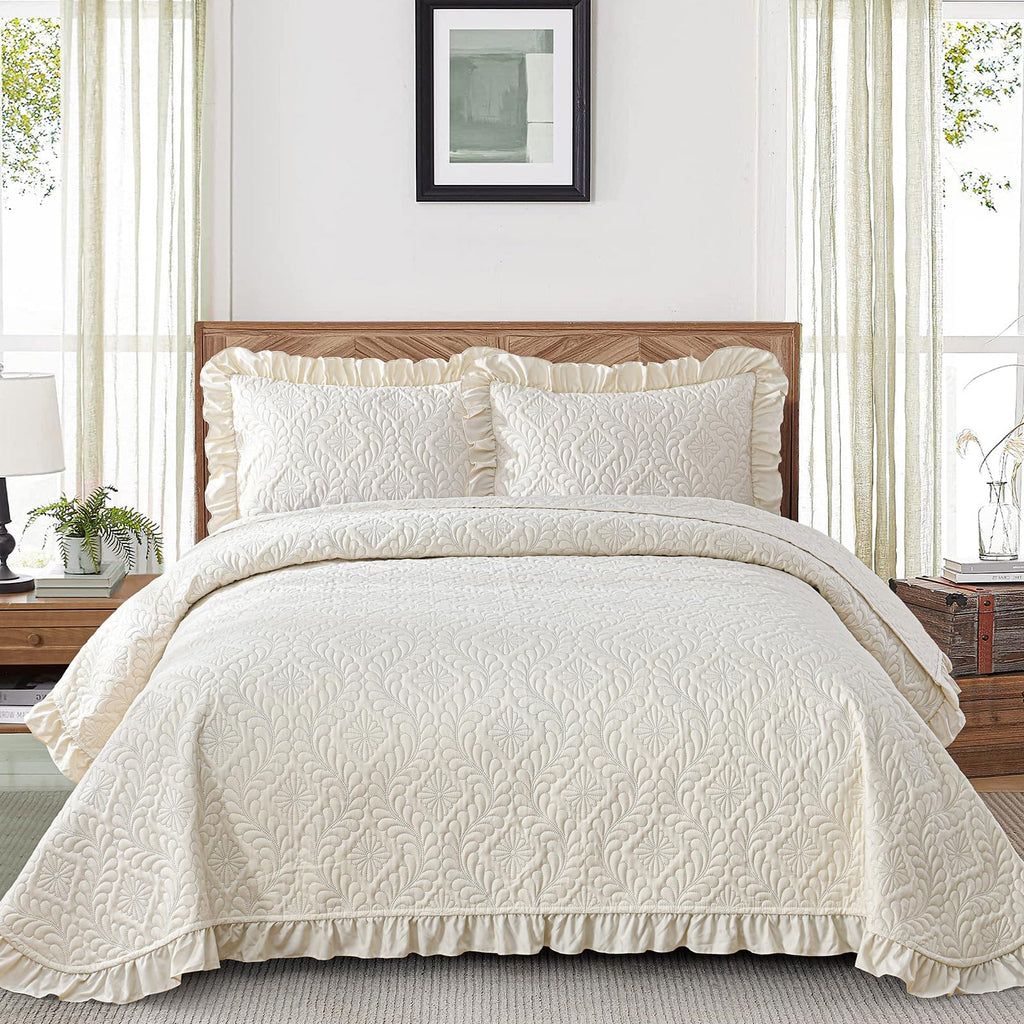 Quilt Bedding Set, Ruffled Reversible Bedding Set, Beige