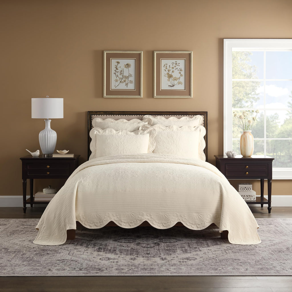 Charleston Charleston Estate Modern Farmhouse Floral Matelasse Coverlet with Scalloped Edges, 100% Cotton Breathable