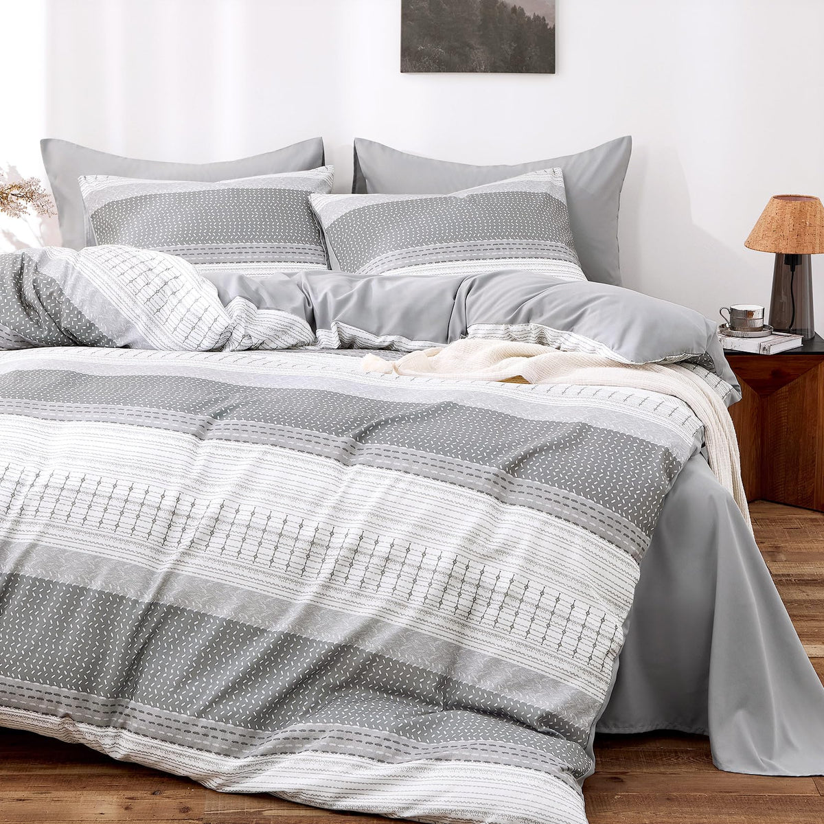 Striped Comforter Set, Farmhouse Boho Style with Rustic Textured Colorblock Stripe Pattern, Soft Lightweight Bedding