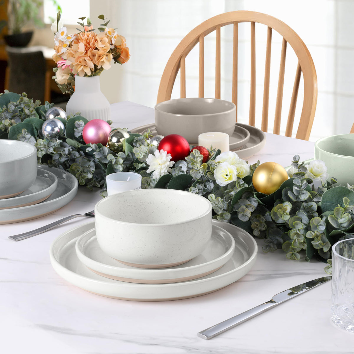 12 Piece Ceramic Dinnerware Set, Stoneware Dinner Dish Set for 4, Kitchen Modern Dishware Plates and Bowls, Scratch
