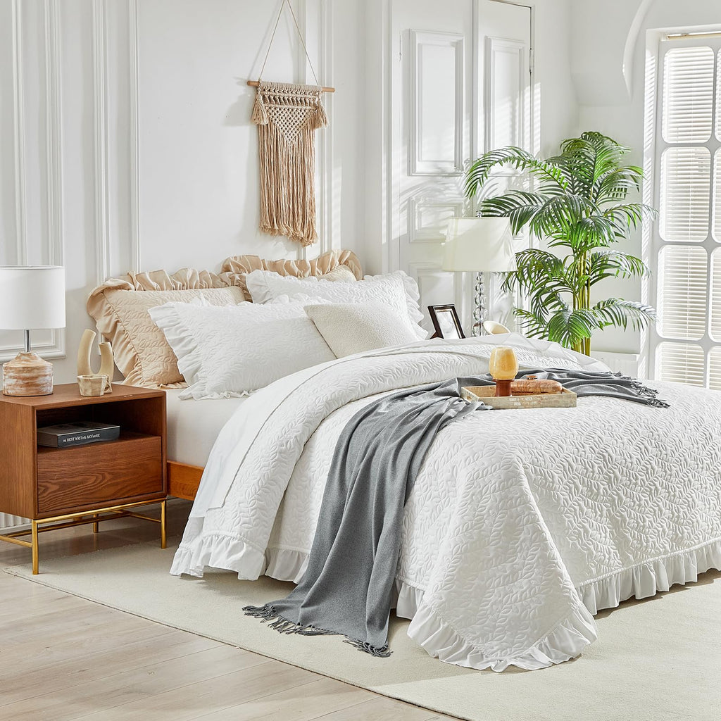 Oversized Ruffled Quilt Set 96 * 108in Solid Shabby Chic Farmhouse Ruffles 3PC Quilted Bedding Rustic