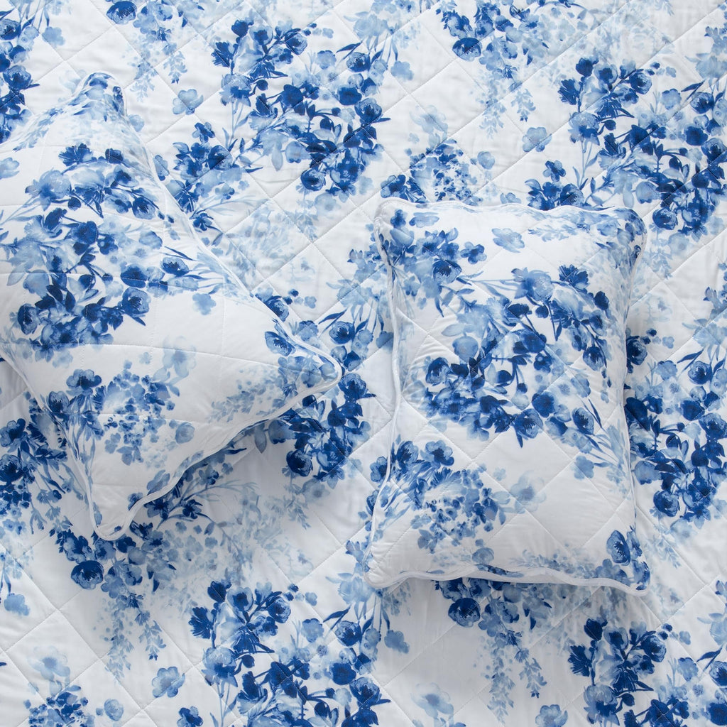 Floral Quilt Set with Shams, Blue Floral Bedding Set, All-Season, Lightweight Bedspread. Reversible