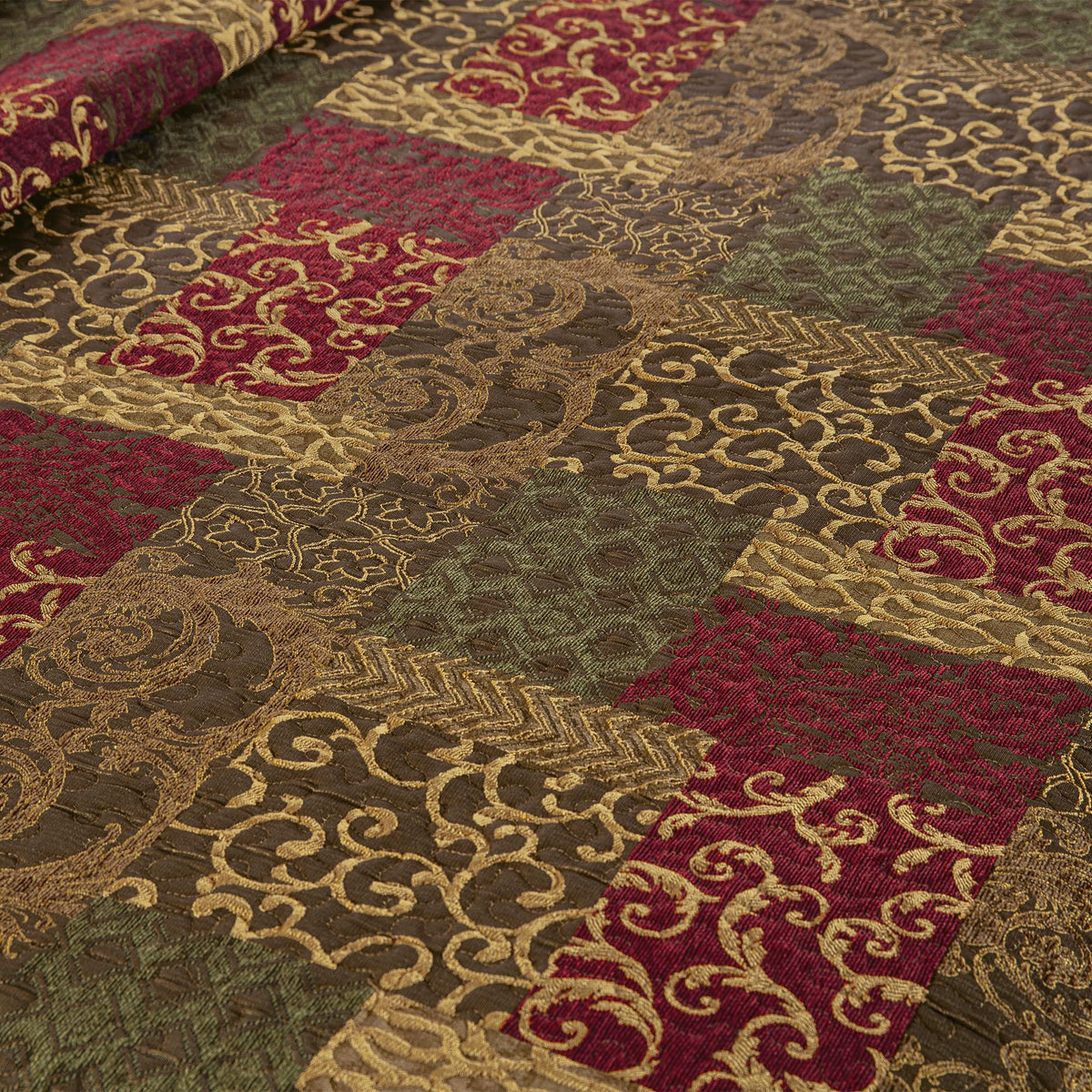 3 Piece Traditional Patchwork Quilt Set, Red Gold