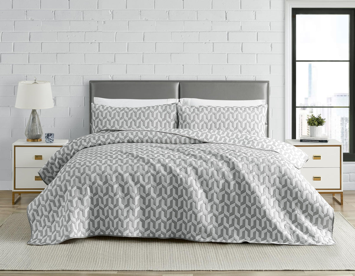 Resort Torino Geo Grey 3-Piece Soft Woven Matelasse Reversible Jacquard Cotton Blend Quilt Set