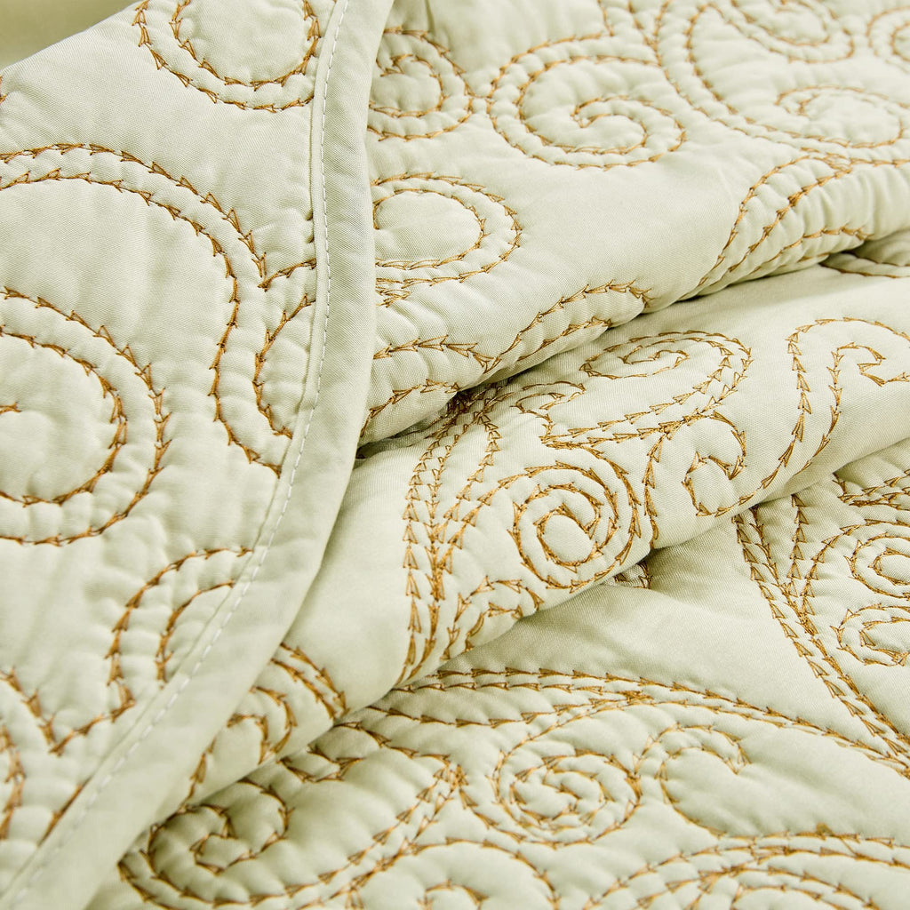 Quilt Bedspread 4 Piece Bedding Set 90" x 90" Elegant Antique Classy Damask Embroidery with Scallop Edges