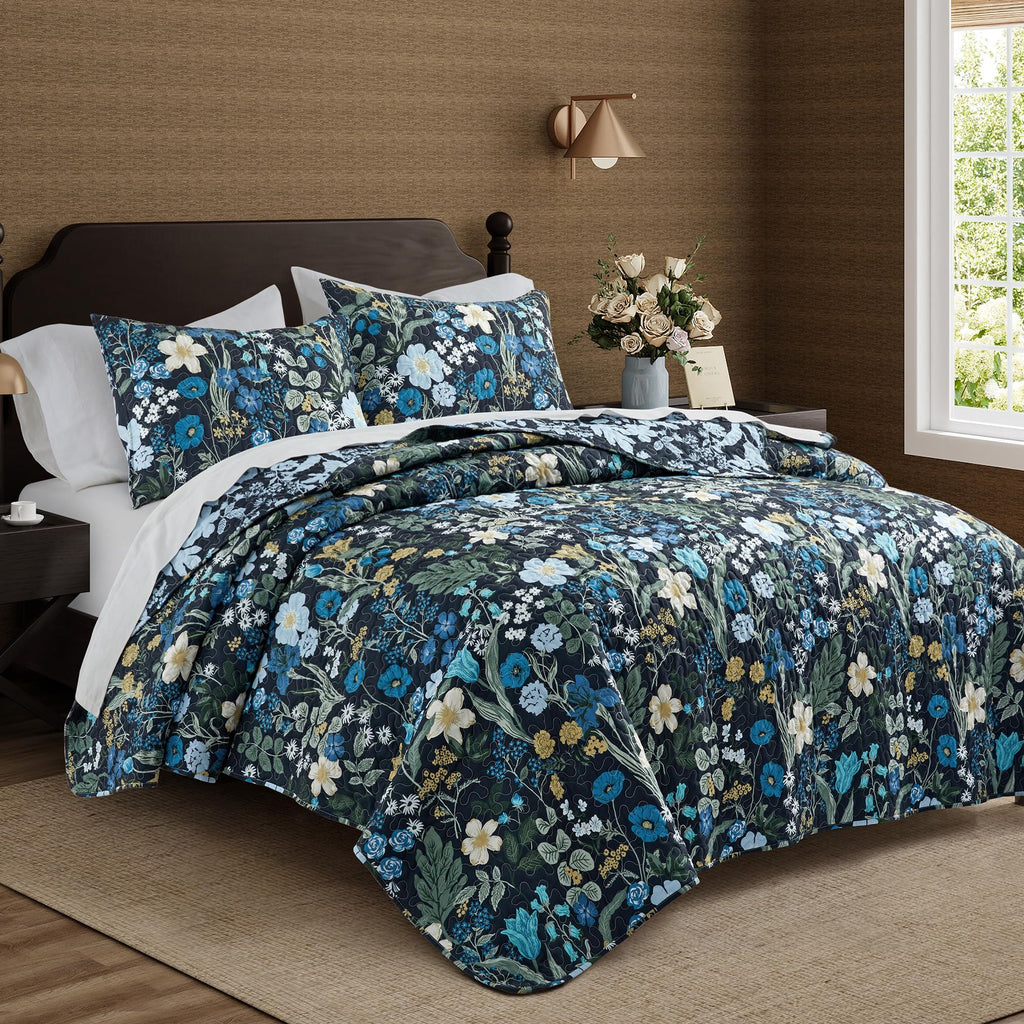 Blooming Floral Quilt Set, Reversible Botanical Flower Bedspread Coverlet, Lightweight Soft Quilted