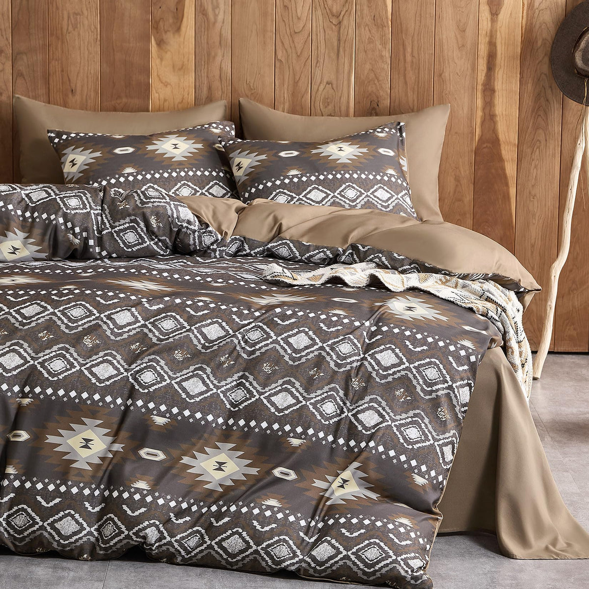 Comforter Set, Southwestern Aztec Country Style with Rustic Ranch Vibe, Soft Lightweight Bedding, 3 Pieces, Taupe