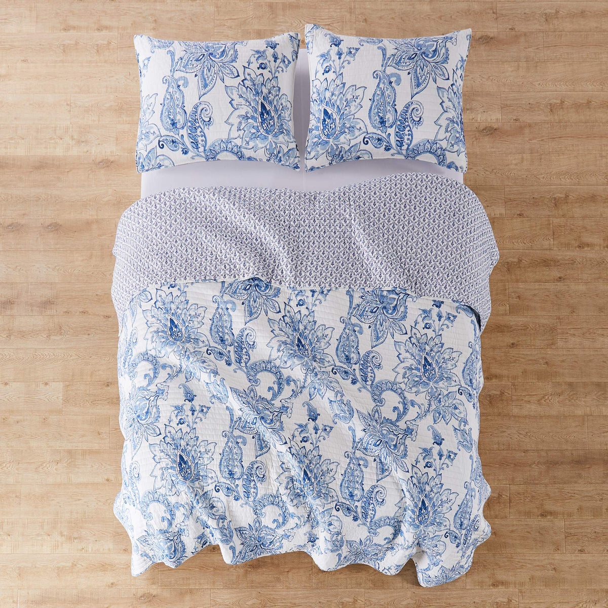 Bennett Quilt Set - Quilt + One Standard Pillow Sham - Floral Paisley - Blue and White - Quilt