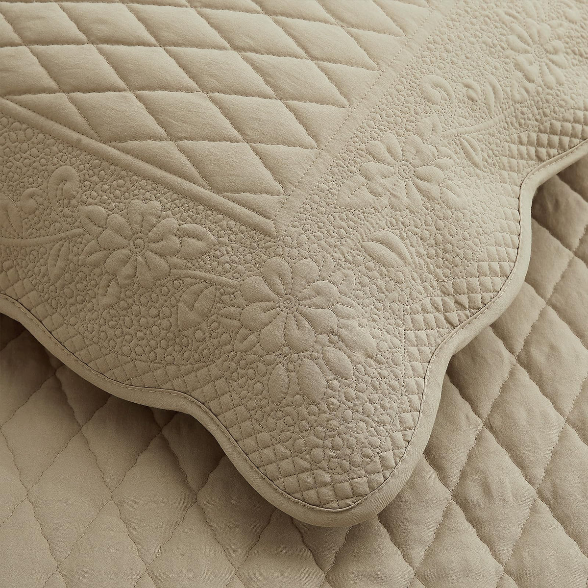 Khaki Pre-Washed Quilt Set, Embroidered Scalloped Edge Diamond Quilted Bedspread with Matching Pillow