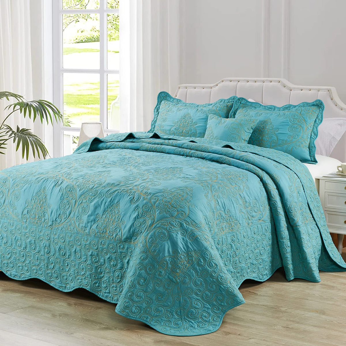 4 Piece Oversized Damask Paisley Pattern Quilt Microfiber Soft Lightweight Coverlet Embroidered Bedding Set with