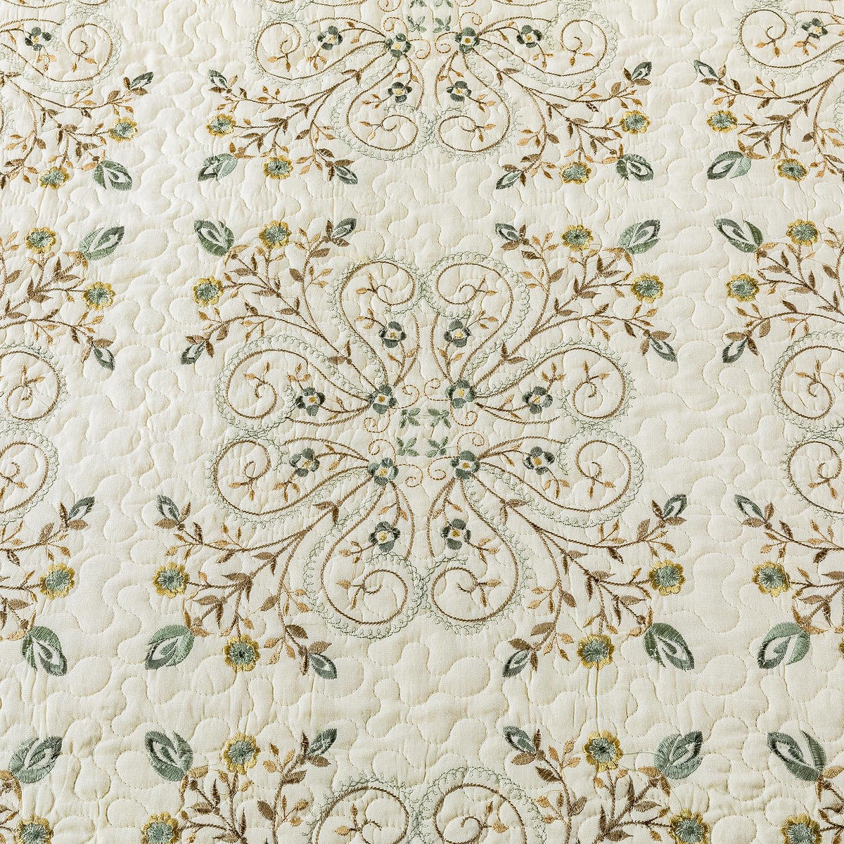 Quilt Set Queen Size 3D Floral Embroidery Pattern 3-Piece Cotton