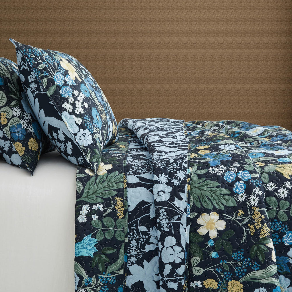 Blooming Floral Quilt Set, Reversible Botanical Flower Bedspread Coverlet, Lightweight Soft Quilted