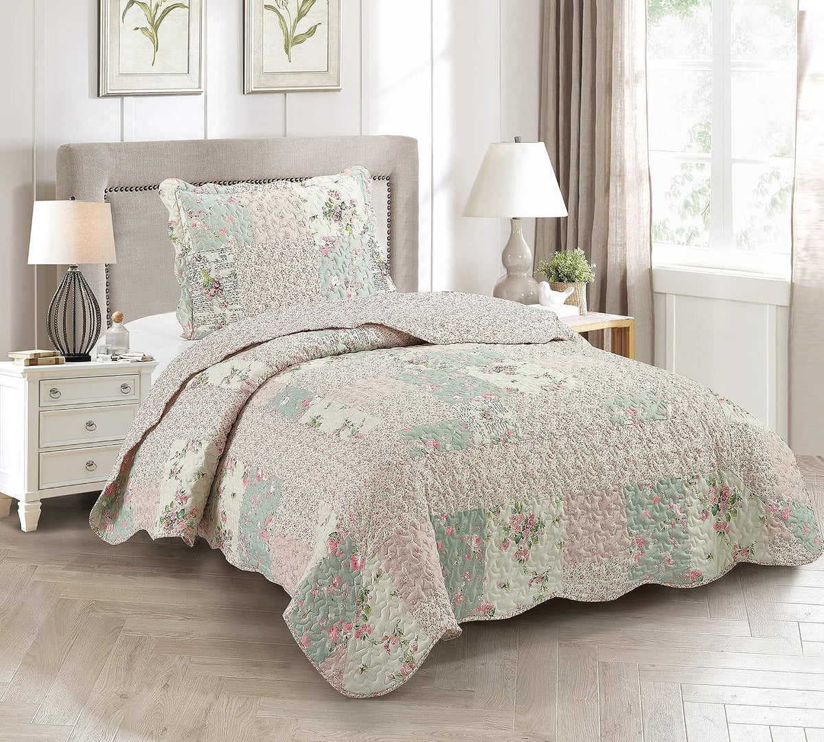 Rose and Sage Quilt Set, 3-Piece Bedding Sets, Traditional Patchwork Design, Washable and Reversible Bedspread, Soft