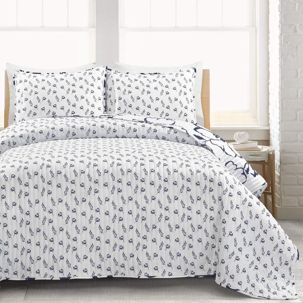 Scandinavian Floral Quilt Queen Size Reversible 3 Piece Set Full/Queen Navy & White - Floral Bedding Set Queen Quilt