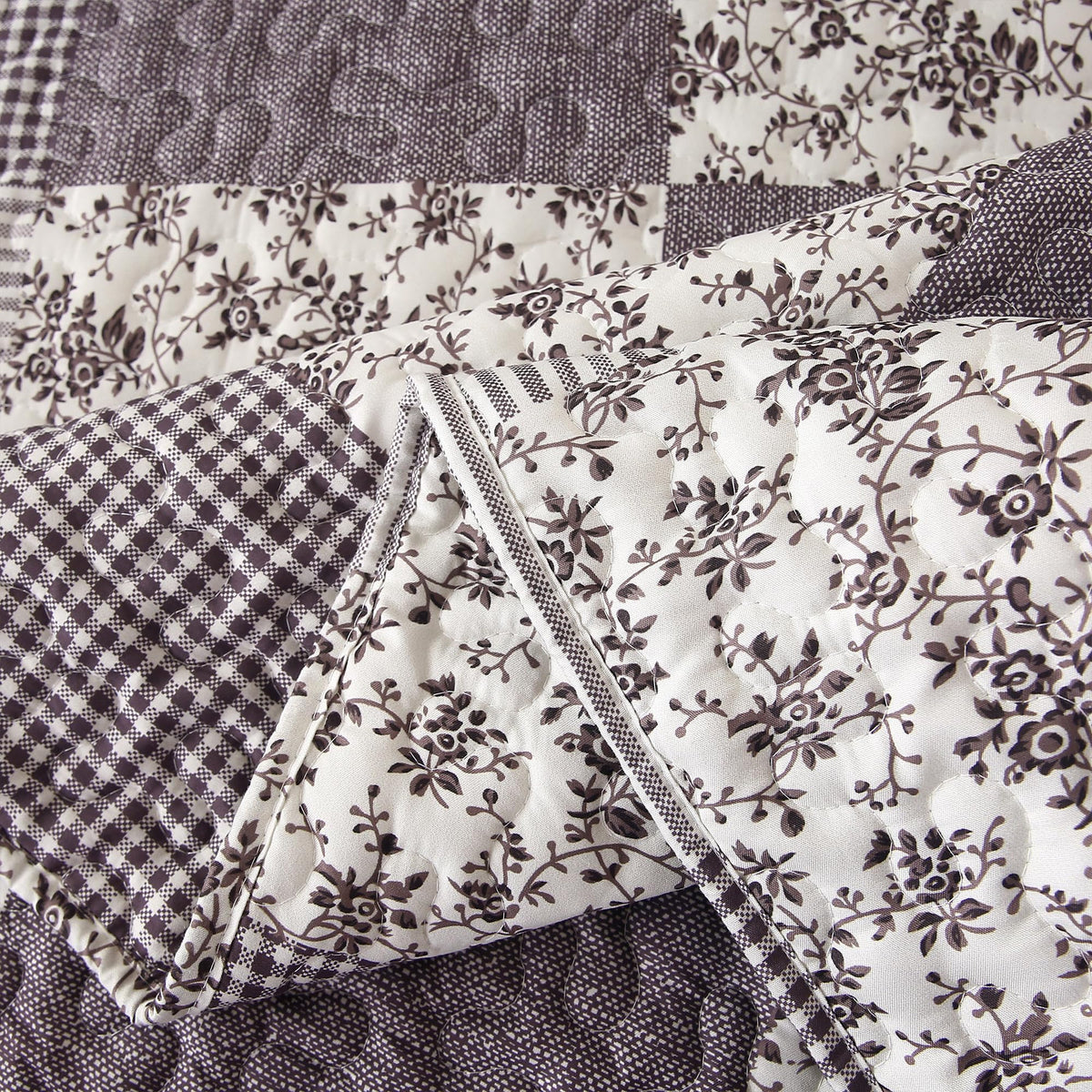 3Pcs Quilt Set, Floral Prints and Stripes with Patchwork Pattern