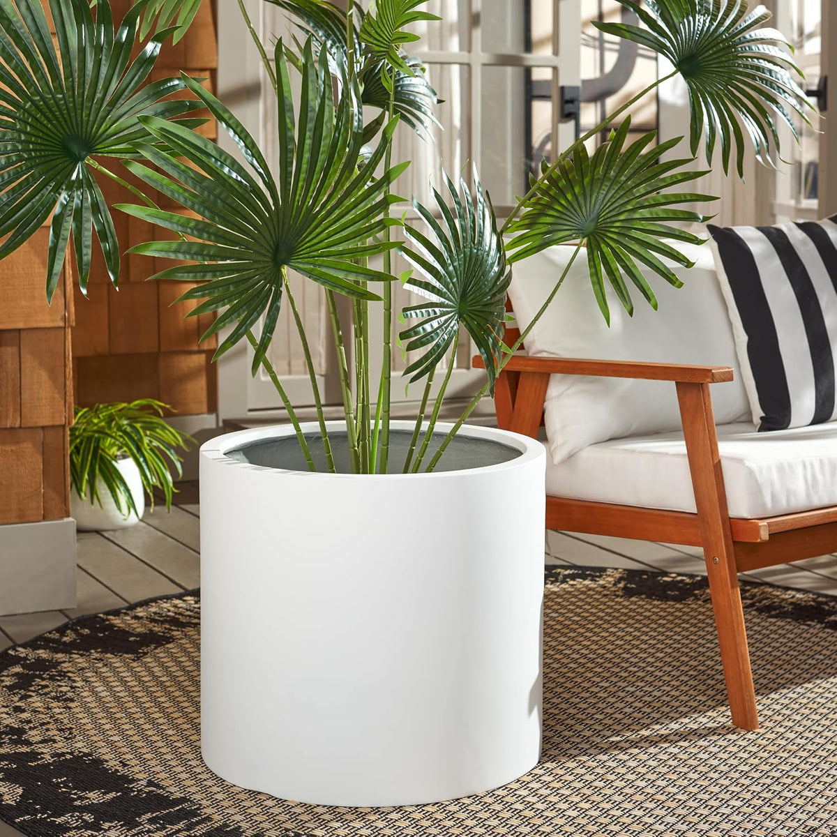 Outdoor Collection Alia Modern White Concrete Ficonstone Round Planter Pot