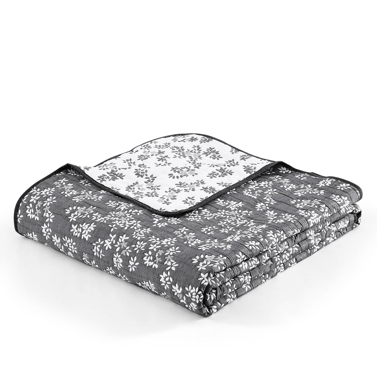 Resort Annabella Floral Dark Grey 3-Piece All-Season Soft Woven Matelasse Jacquard Reversible Cotton Blend Quilt Set