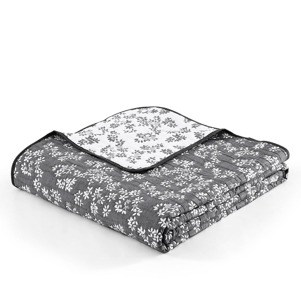 Resort Annabella Floral Dark Grey 3-Piece All-Season Soft Woven Matelasse Jacquard Reversible Cotton Blend Quilt Set