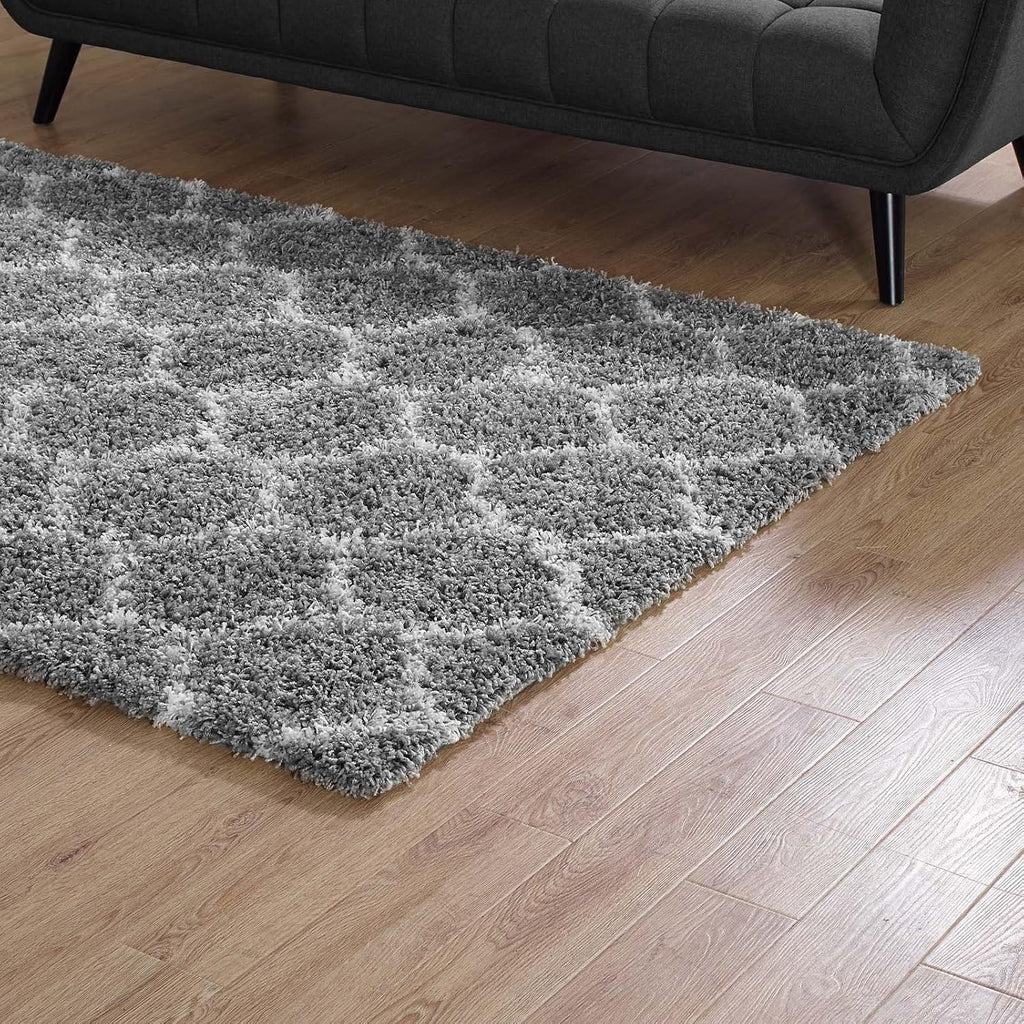 Solvea Moroccan Trellis High Pile Shag 5x8 Area Rug With Lattice Design in Gray and Ivory