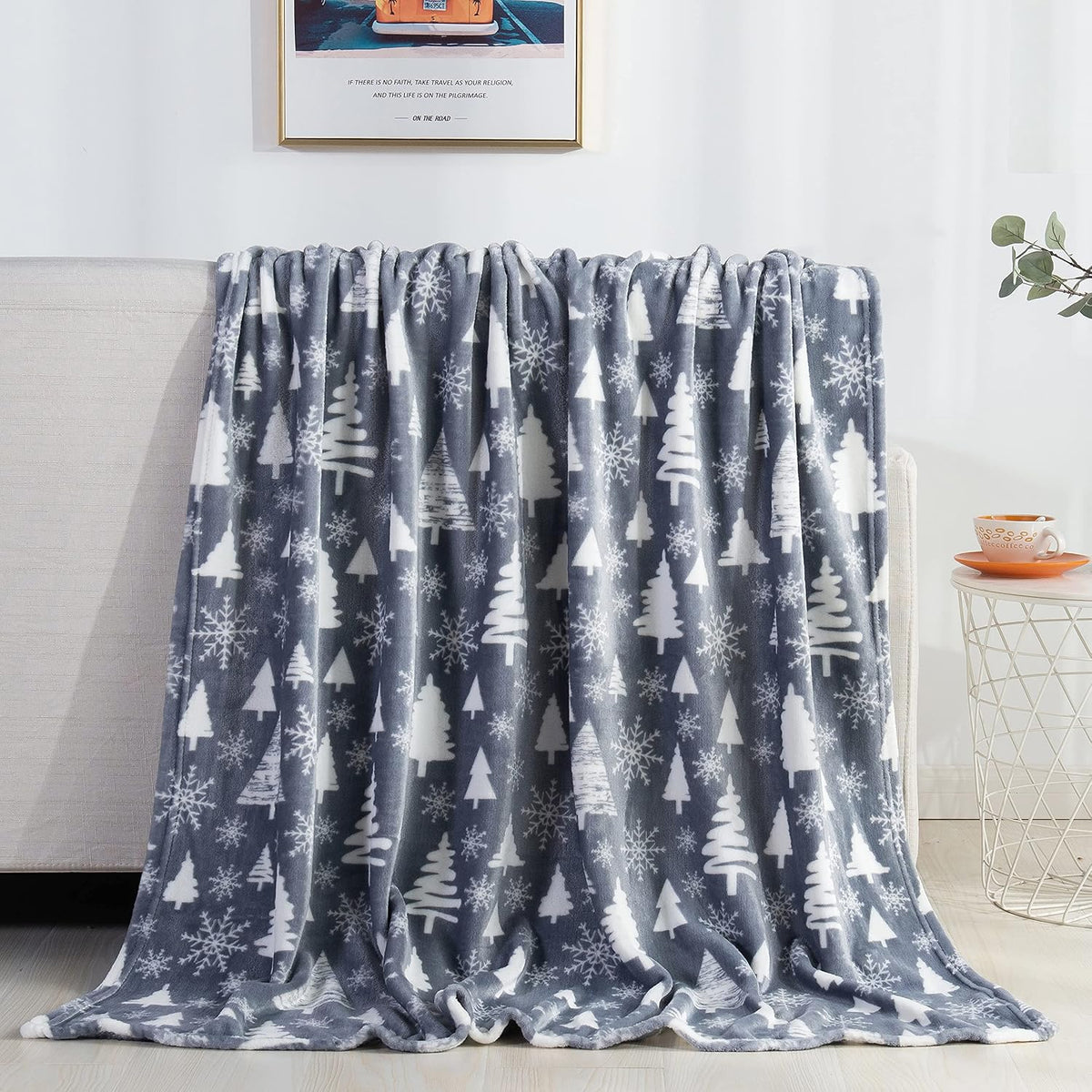 Luxury Velvet Super Soft Christmas Prints Fleece Blanket-Holiday Theme Home Décor Fuzzy Warm and Cozy Throws