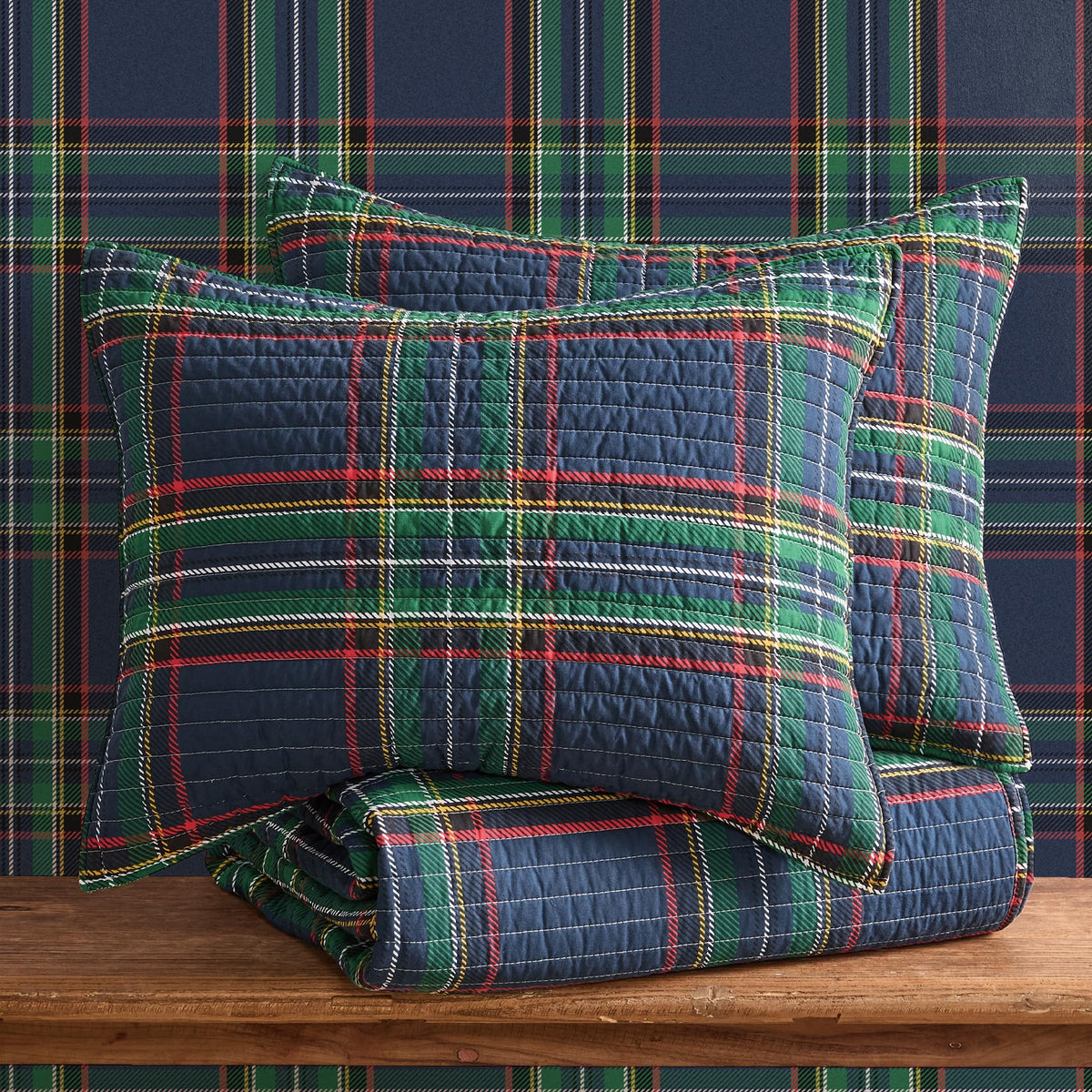 Spencer Plaid Navy - Quilt (68x86in.) - Plaid - Red Green White - Reversible - Cotton