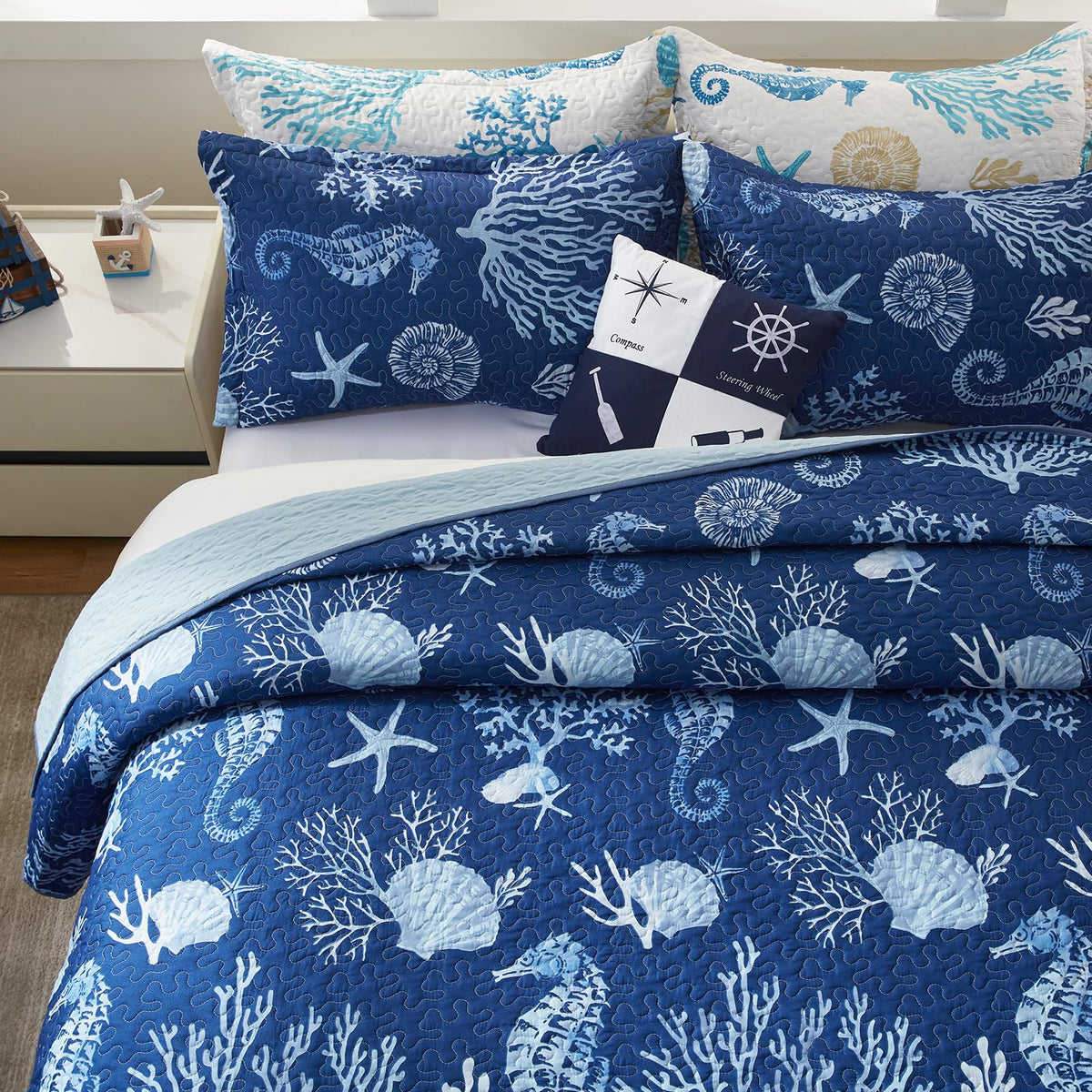 Coastal Quilt Set - Lightweight Microfiber Reversible Bedspread, 98''x106'', Navy, Includes 2 Shams