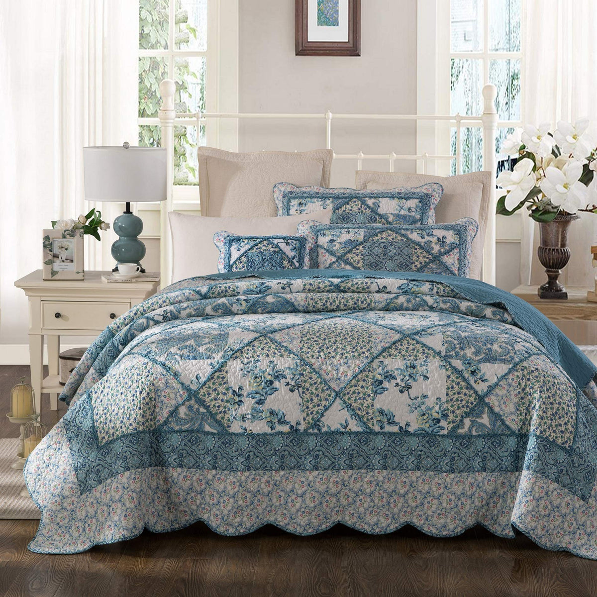 Cotton Patchwork Farmhouse Cottage Country Vintage Antique Ditsy Floral Paisley White Blue Scalloped Lightweight