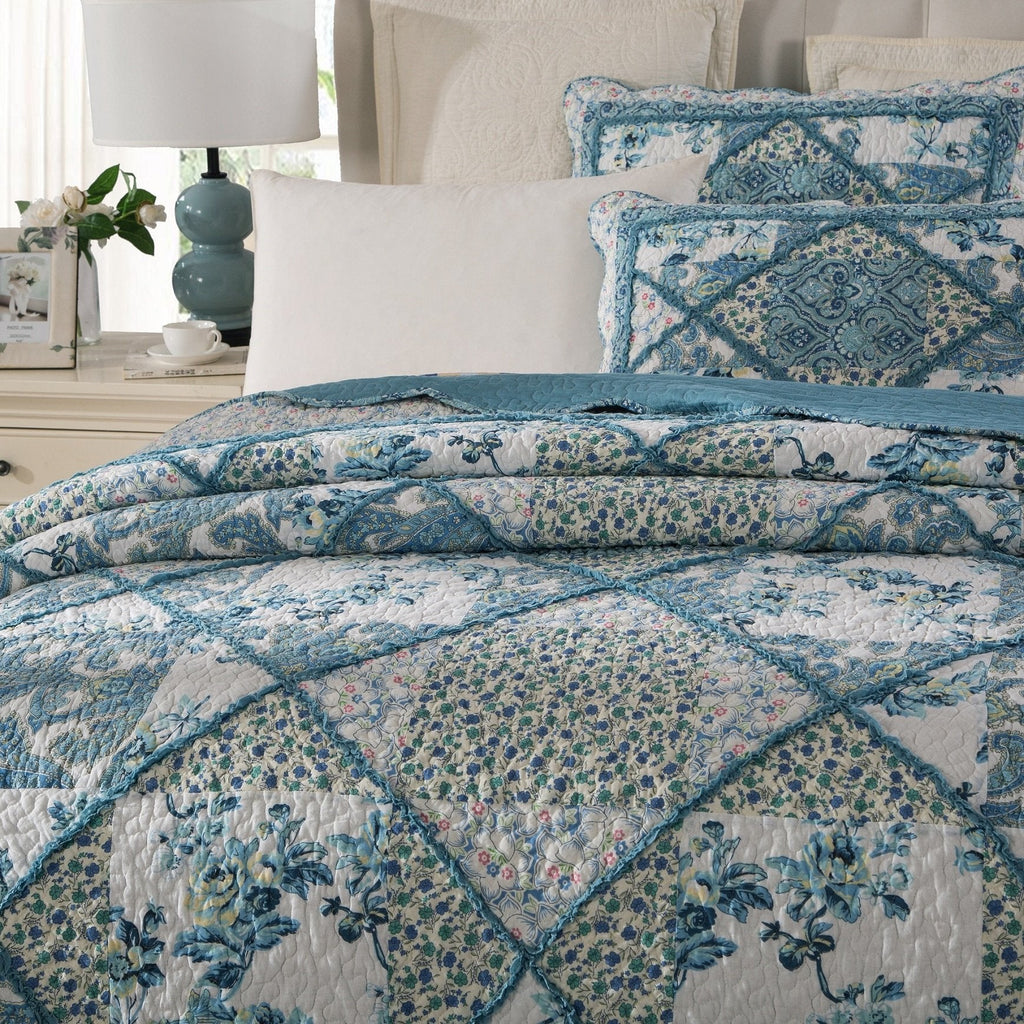 Cotton Patchwork Farmhouse Cottage Country Vintage Antique Ditsy Floral Paisley White Blue Scalloped Lightweight