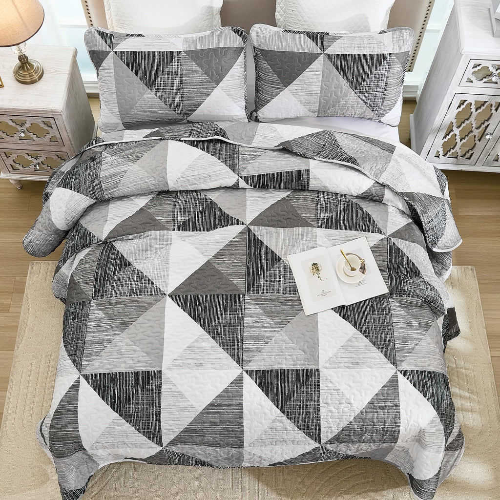 Patchwork Quilt Set Gray Geometric Bedspread 3 Pieces