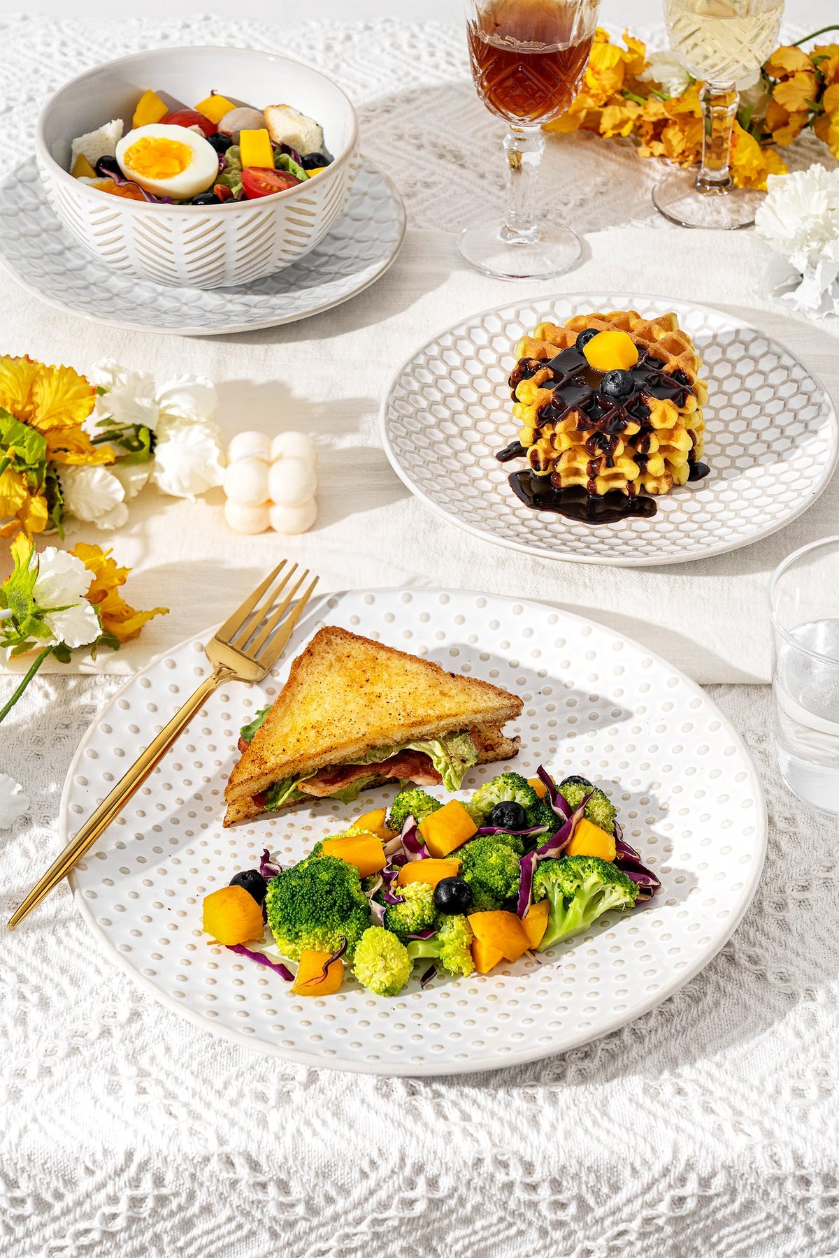 18 Piece Dinnerware Sets for 6, Premium Stoneware Plates and Bowls Sets of 18 with pasta bowls, Microwave &