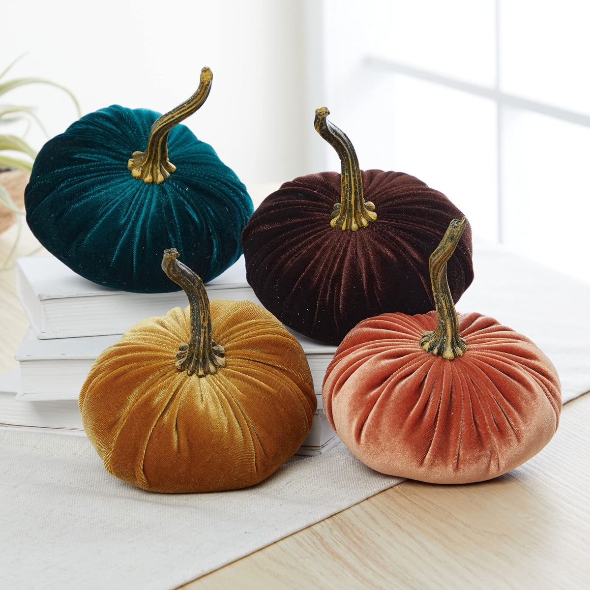 Brown Small Velvet Pumpkin (Brown)